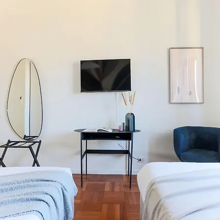The Rent - Wonderful Multi-bedroom In The Area Colonne Di San Lorenzo Διαμέρισμα